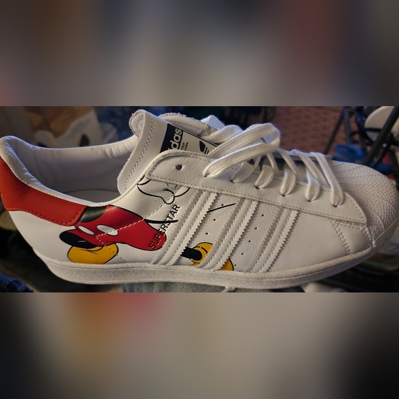 New Mickie mouse ๐ shoes - Picture 4 of 10